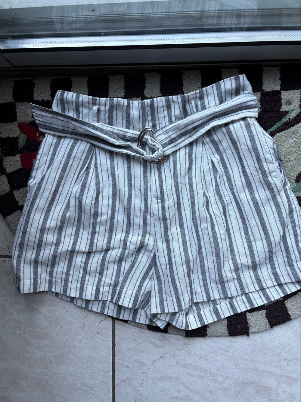 Honey boutique DO+BE Striped shorts with belt